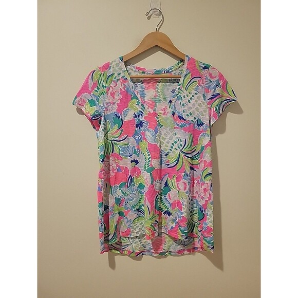 Lilly Pulitzer Etta V-Neck Top in Pink Raise The Bar Pineapple Print S Preppy - Picture 1 of 8